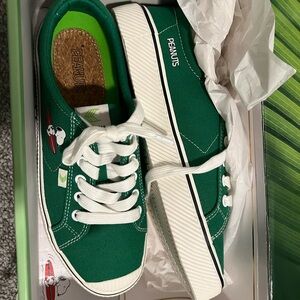 Peanuts Green Sneakers